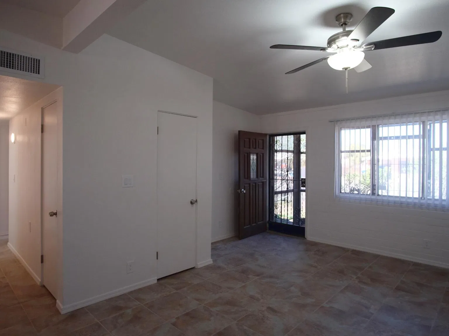 4 bed, 1.5 bath, 1800 sqft, $1,750 — Photo 3