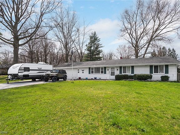 2nd image of 566 Orchard Grove Ave