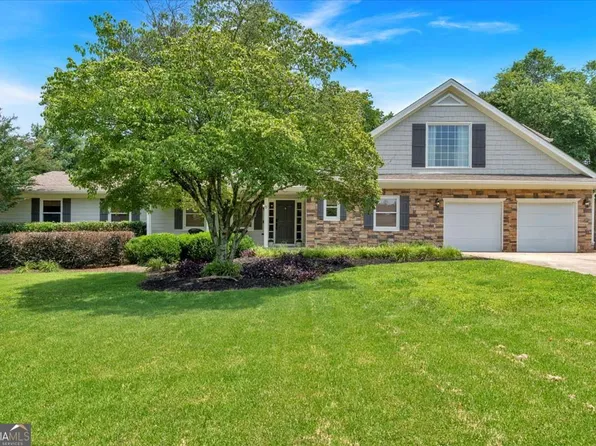 6 Alpine Dr, Cartersville, GA 30120