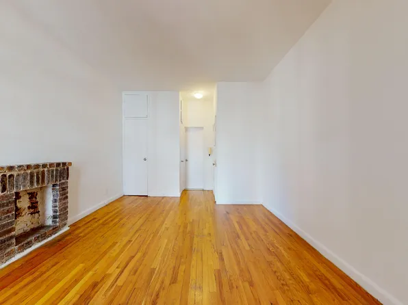 313 East 85th Street image 2 of 5