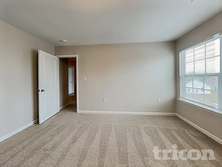 6931 Savannah Springs Dr — Photo 12