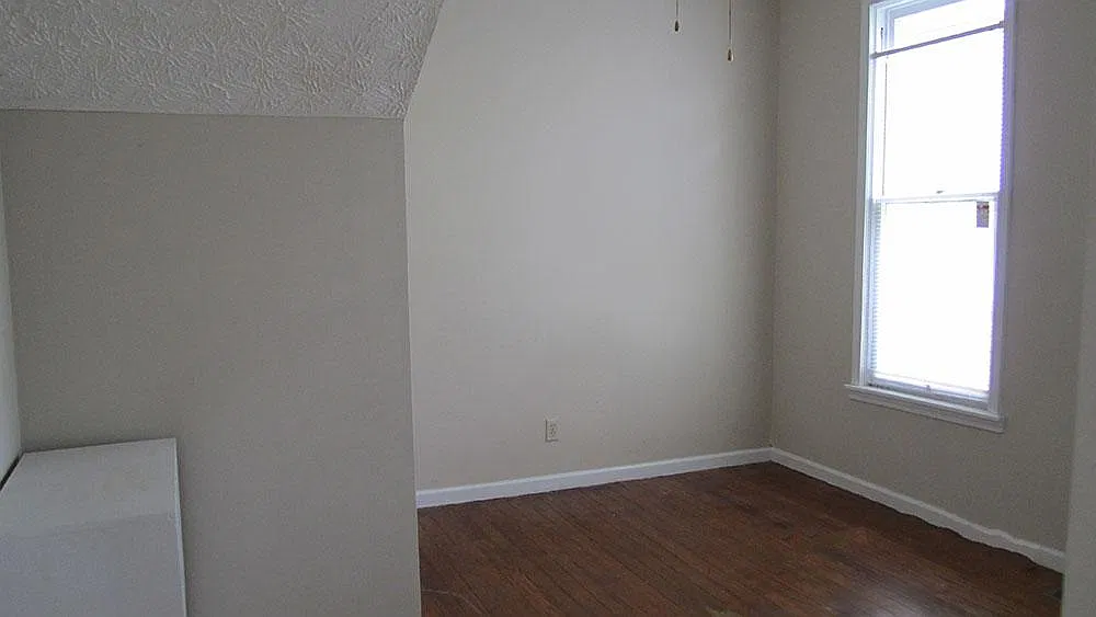 4 bed, $2,080 — Photo 2