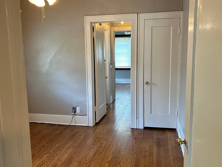 922 W Hill St — Photo 14
