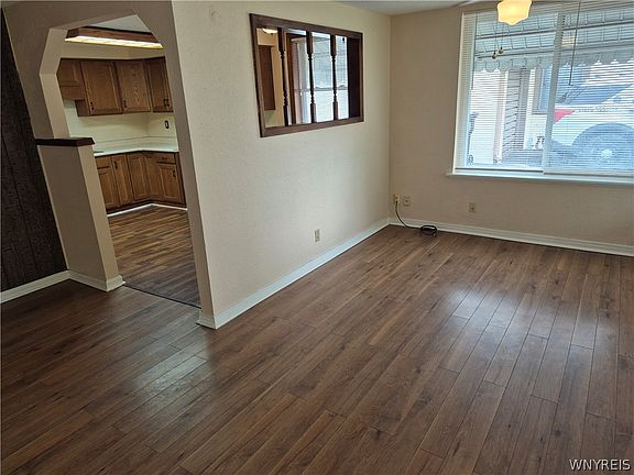 4th image of 71 4th Ave