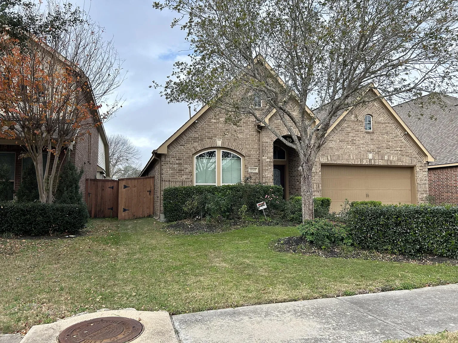 4 bed, 2542 sqft, $3,000 — Photo 3