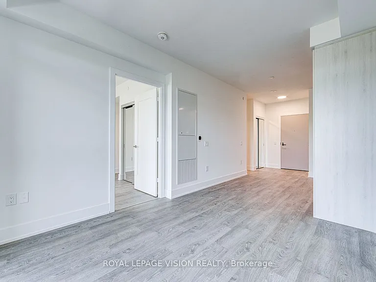 858 Dupont St #723 — Photo 18