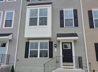 33 Oasis Ave, Ranson, WV 25438