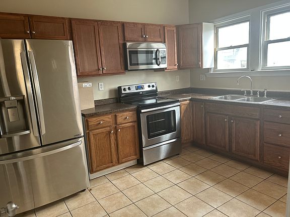 4th image of 3353 N College Ave