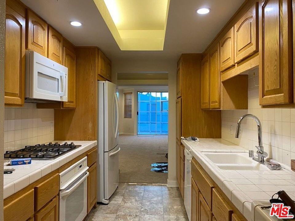 1st image of 171 N Church Ln APT 509