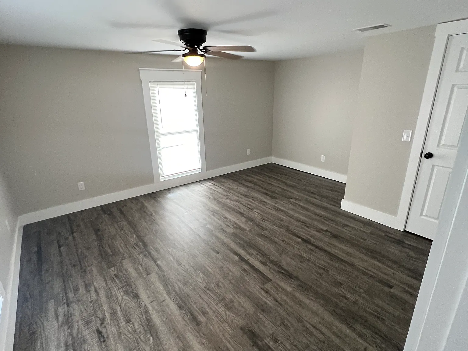 4 bed, 1832 sqft, $1,800 — Photo 4