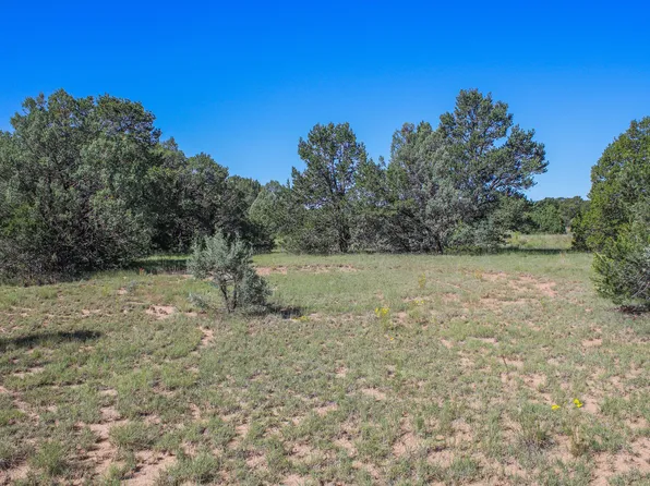 8 Reload Rd, Tijeras, NM 87059