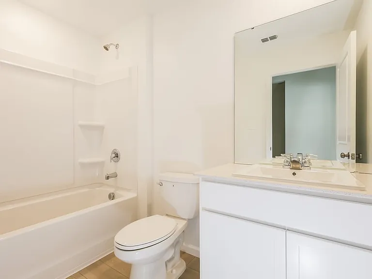 447 Artemis St — Photo 15