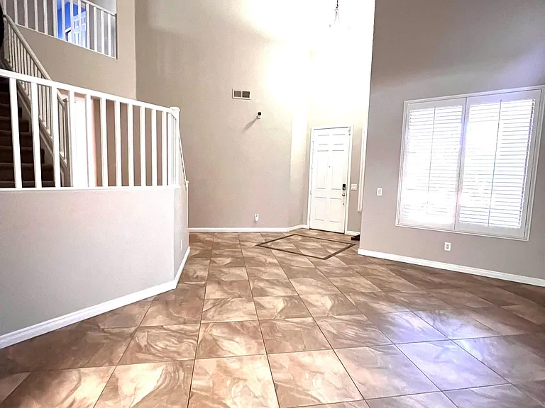 4601 W Donner Dr — Photo 3