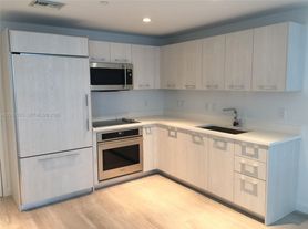 45 SW 9th St