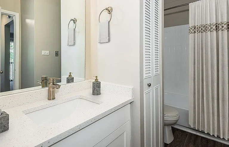 Lakeside at Wheaton Apartments — Photo 17