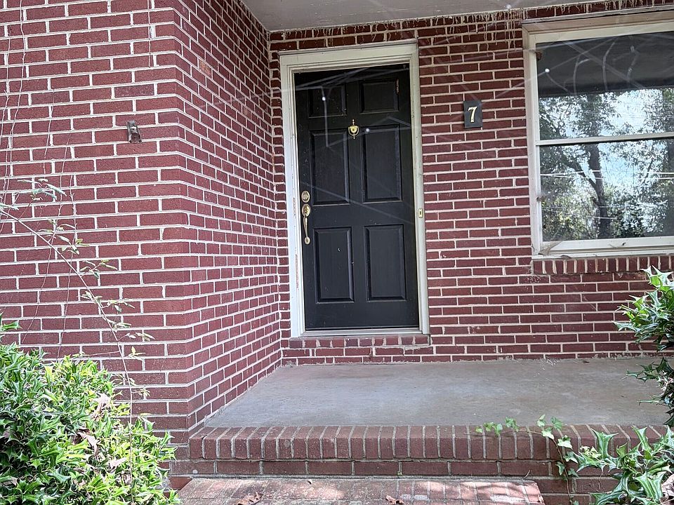 1st image of 7 Townview Rd SE