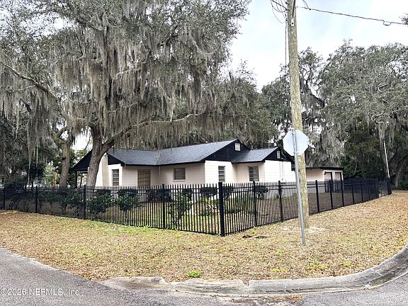 2nd image of 725 MYRTLE Avenue