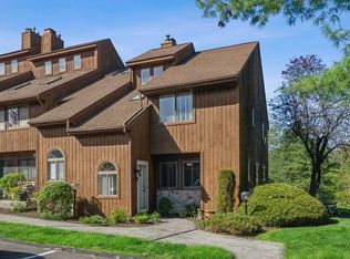 138 Swan Ct, Poughkeepsie, NY 12603