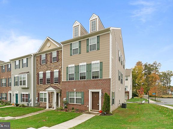2nd image of 201 Grist Mill Ln