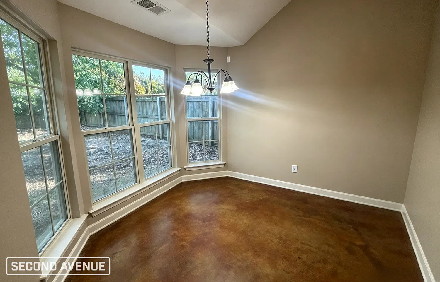 3 bed, 2.0 bath, 1350 sqft, $1,583 — Photo 4