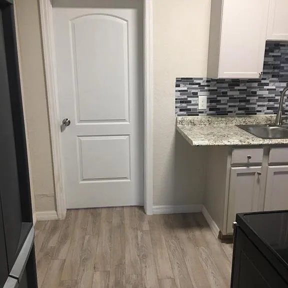 1033 Neville Ave — Photo 8