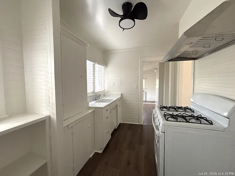 138 W Montecito Ave #B — Photo 6