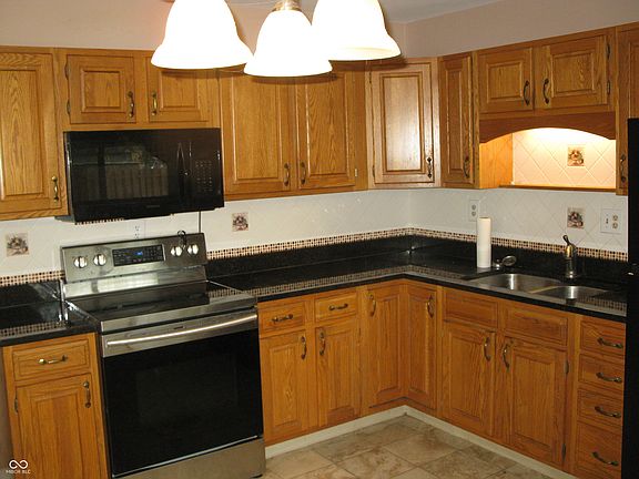 3rd image of 3510 Maura Ct