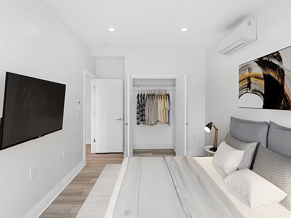 3rd image of 689 Franklin Ave #4A