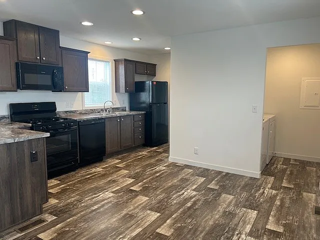Carrington Pointe — Photo 32