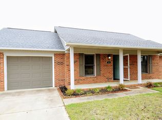 205 Sparrow Dr, Fayetteville, NC 28306