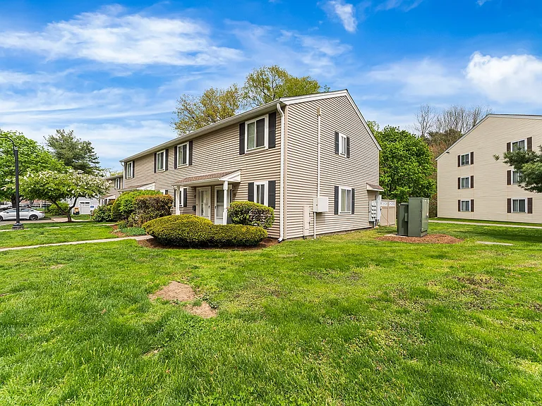 42 Village Brook Ln #42 — Photo 33
