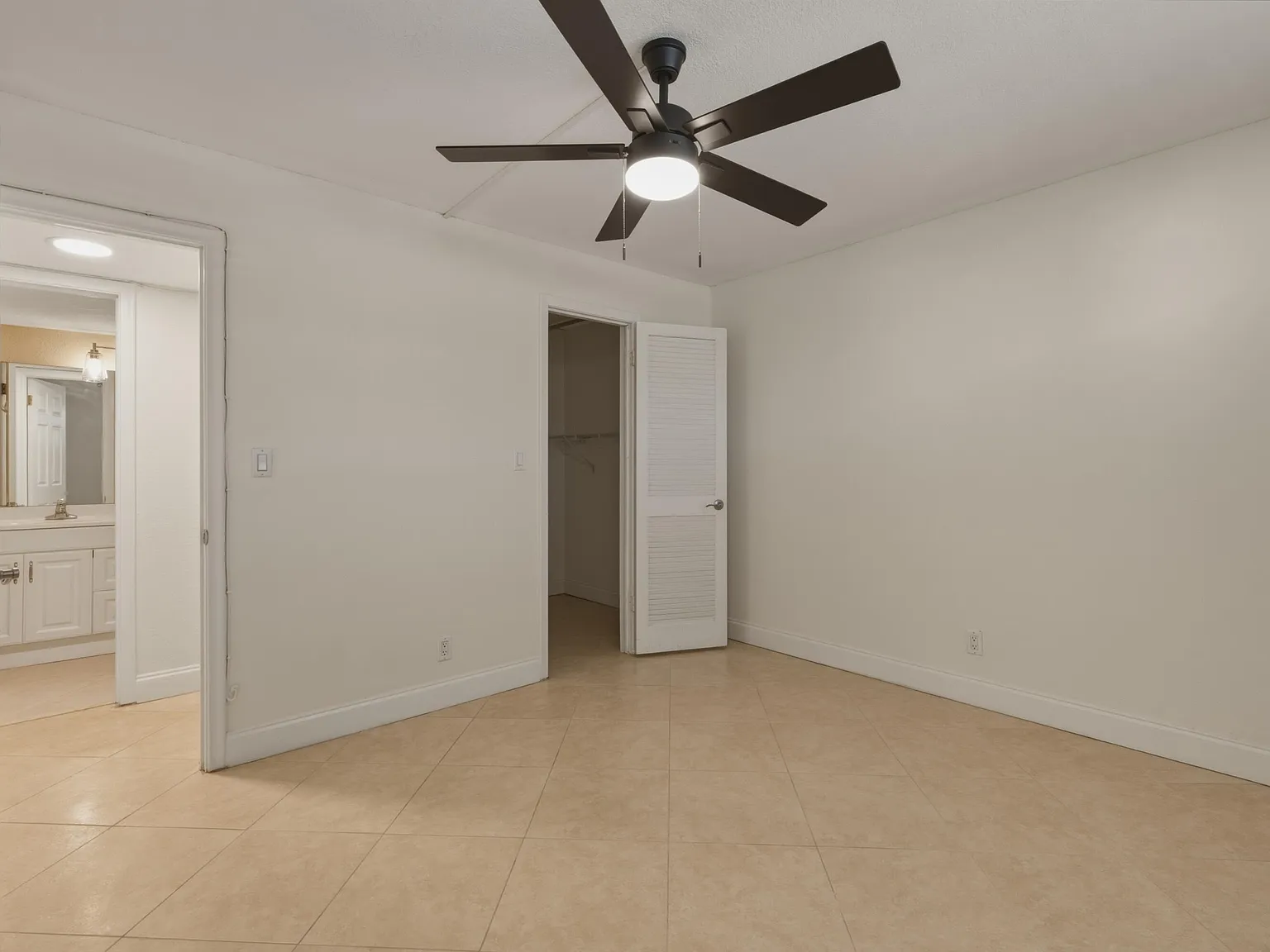2 bed, 2.0 bath, 1170 sqft, $1,800 — Photo 4
