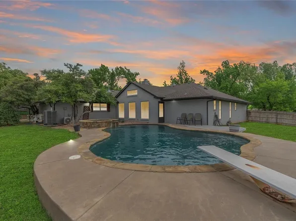 1213 Pine Oak Dr, Edmond, OK 73034