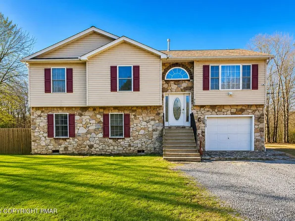 5165 White Birch Dr, Long Pond, PA 18334