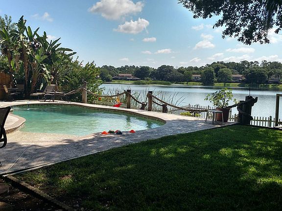2nd image of 14911 Lake Forest Dr