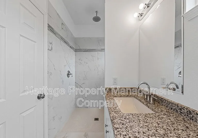 323 Gabriel #1-unit 201 — Photo 26