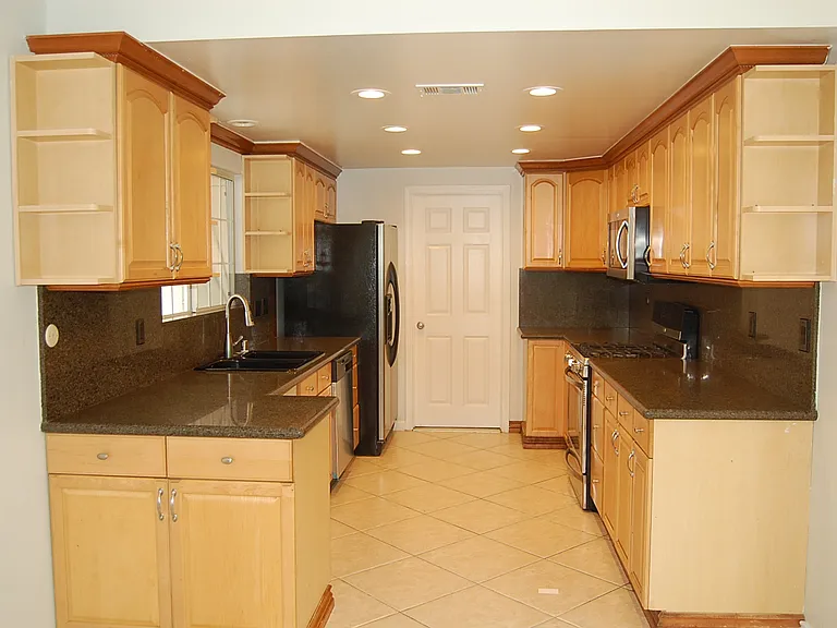1514 E Trenton Ave — Photo 5