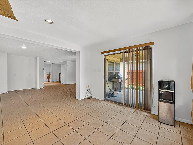 16547 Lanesborough Dr — Photo 18