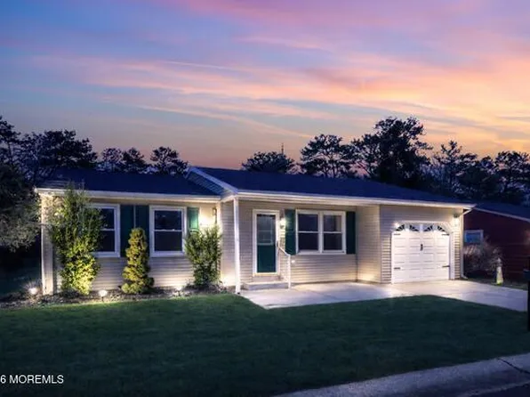 40 Chelsea Drive #70, Whiting, NJ 08759