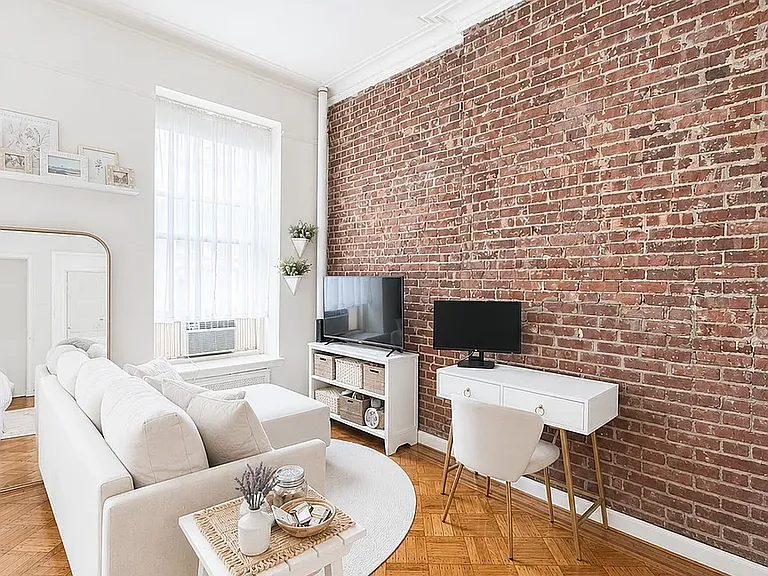 40 W 85th St #2F — Photo 3