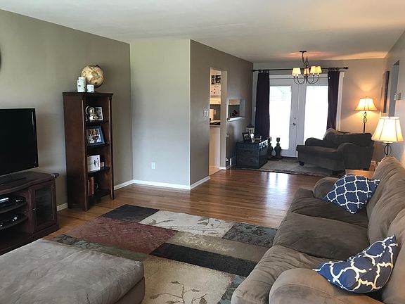 3rd image of 709 Kenbridge Dr