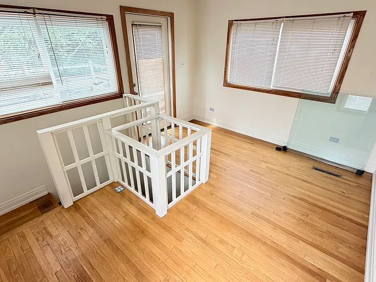 534 W Dickens Ave #2 — Photo 14