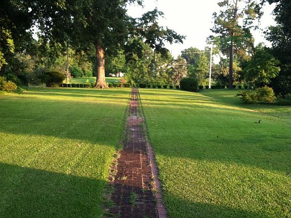 4th image of 200 E Bayou Dr