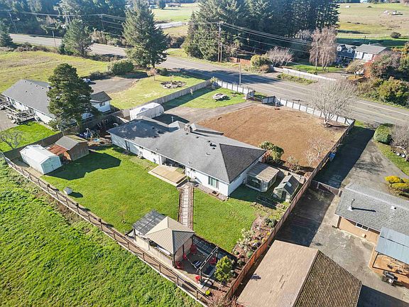 5th image of 5055 Lake Earl Dr