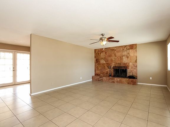 4th image of 2209 E Claire Dr