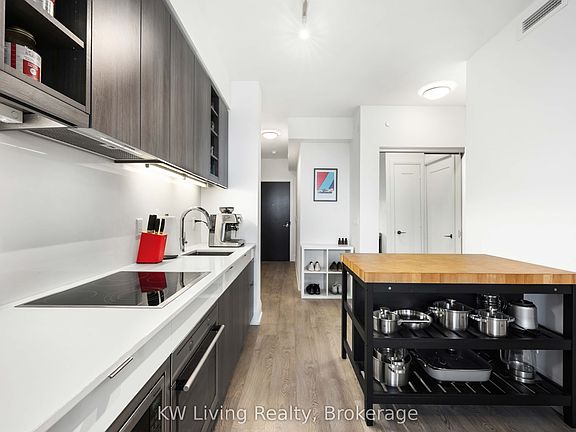3rd image of 101 Erskine Ave Unit 1703