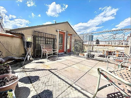 5th image of 971 Columbus Ave APT 8