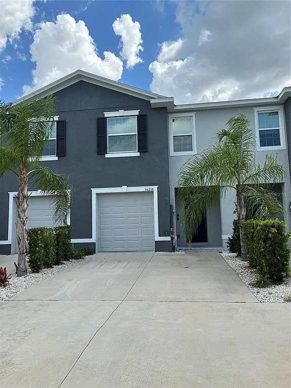 3 bed, 2.5 bath, 1673 sqft, $2,100 — Photo 1