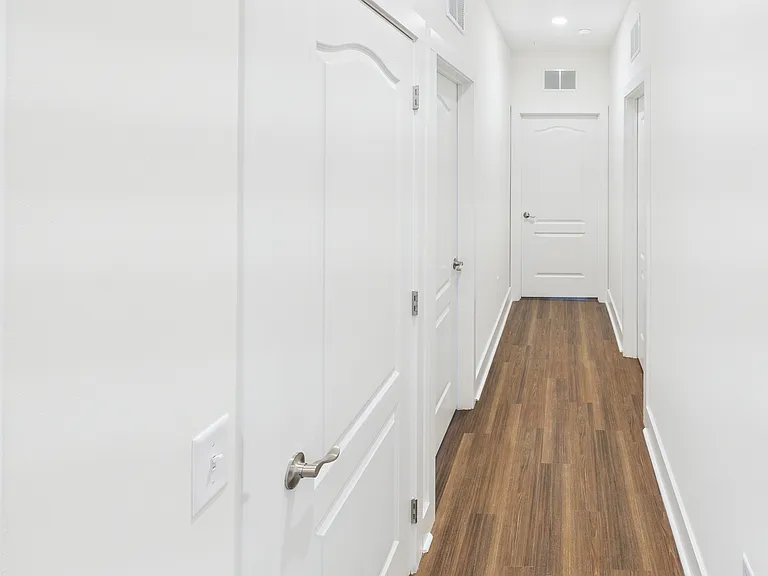 370 Arsdale Ave #28-104 — Photo 9