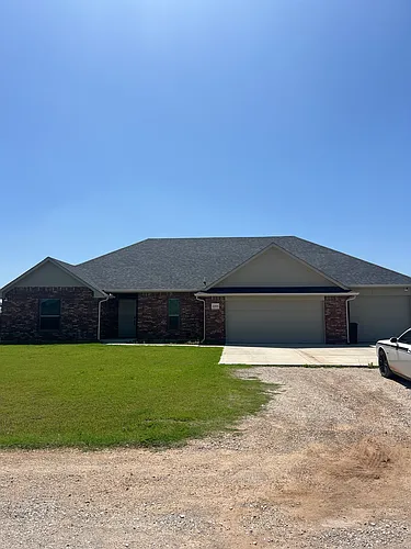 2209 E Grassland Ln Photo 1